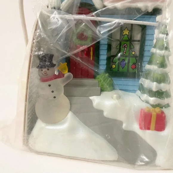 2009 Hallmark Ornament Light and Music Caroling Cottages Seasons  Greetings - Picture 15 of 16
